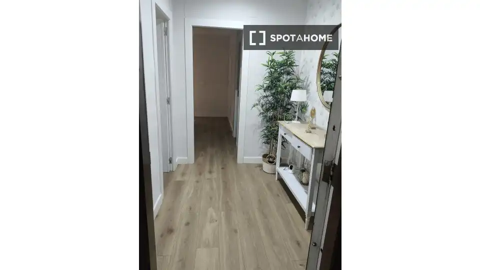 Wohnung zur Miete in Godella mit Klimaanlage, Heizung und Möbliert