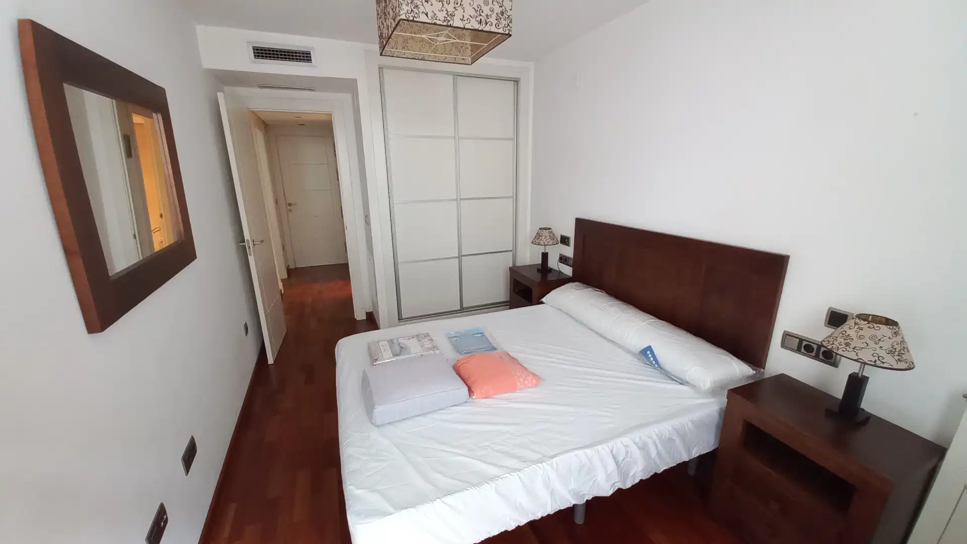 Habitación de Apartamento de alquiler en Albacete con Aire acondicionado, Calefacción y Parquet