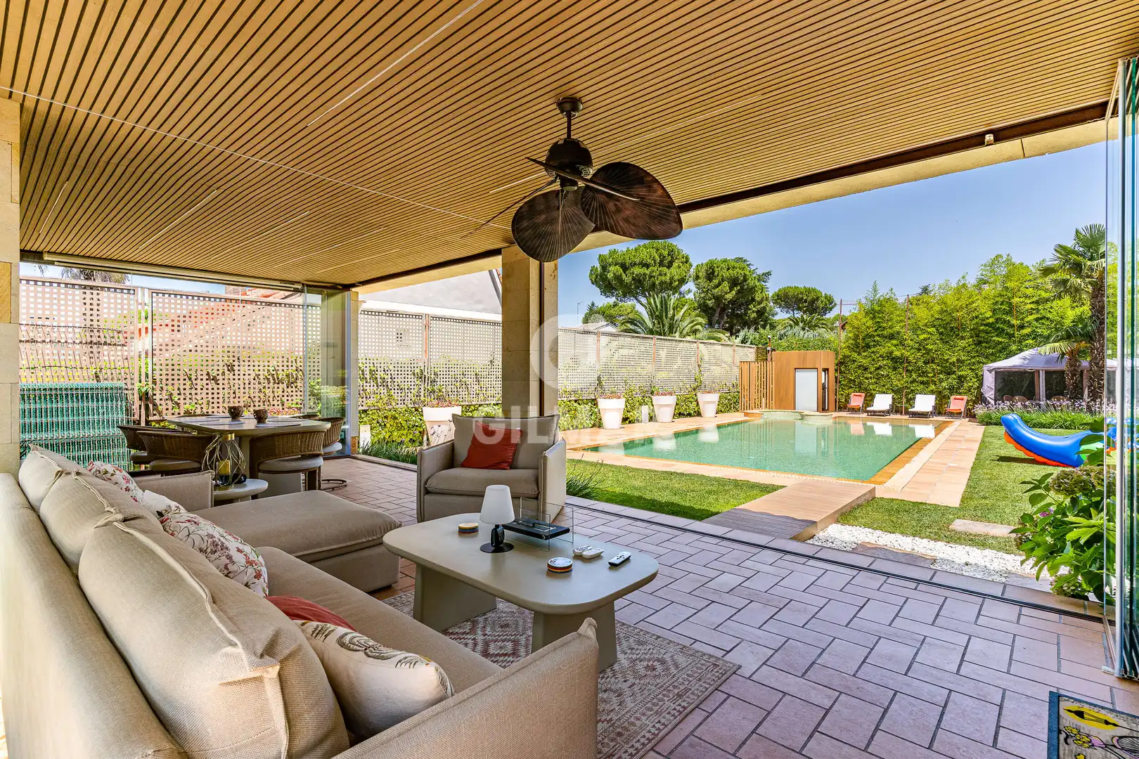 Terrassa de Casa o xalet en venda en Boadilla del Monte amb Calefacció, Jardí privat i Piscina