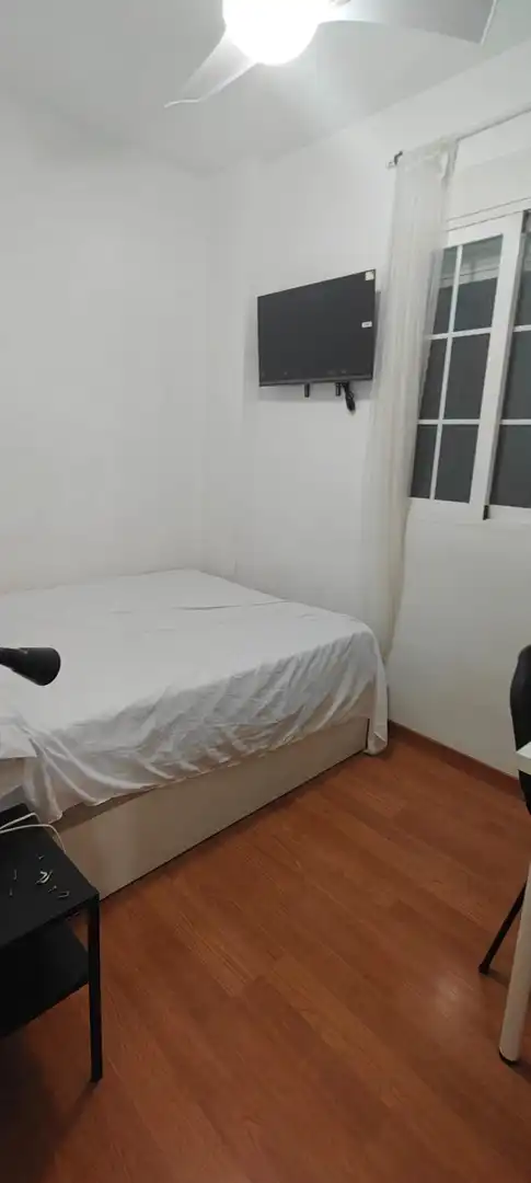 Schlafzimmer von Wohnung zur untervermieten in Beiro
