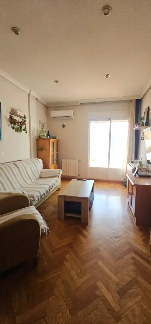 Appartement compact avec ascenseur à louer à Avenida Primero de Mayo, imagen 4