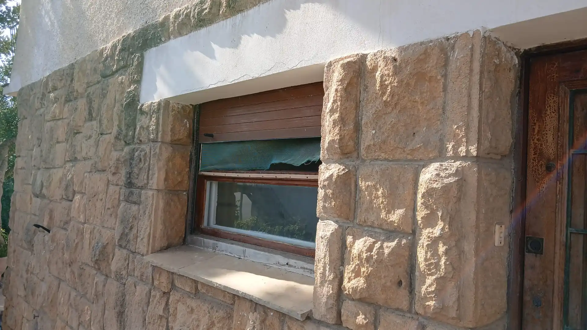 Vista exterior de Casa adosada en venda en Roda de Berà amb Jardí privat i Terrassa