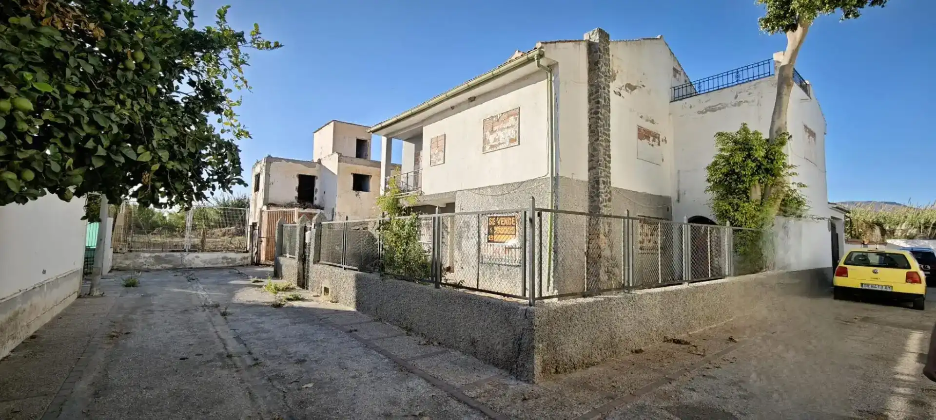 Vista exterior de Casa o xalet en venda en Motril amb Jardí privat