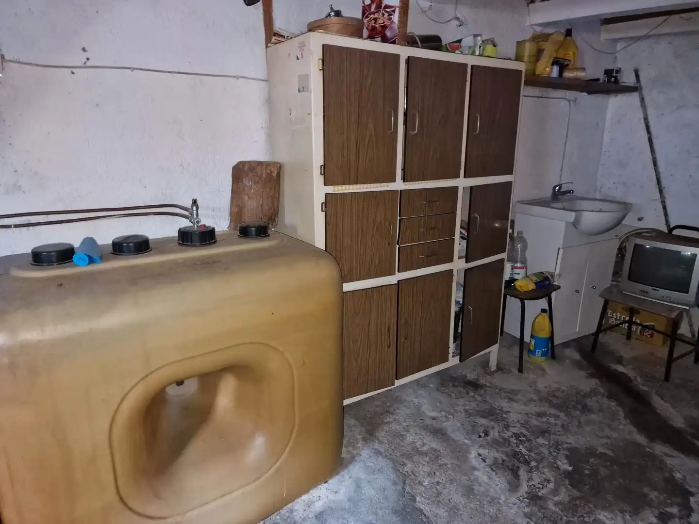 Kitchen of Houses for sale in Ourense Capital   with Terrace, Storage room and Washing machine