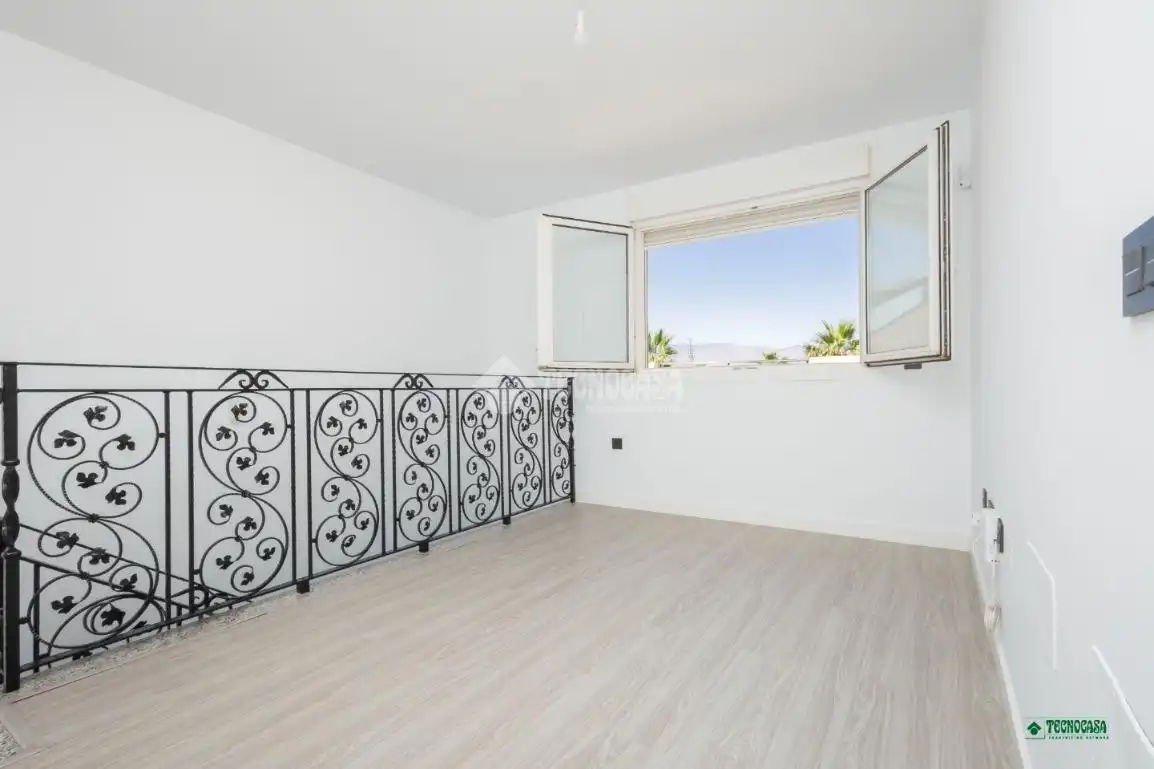 Dormitori de Casa adosada en venda en Almería
