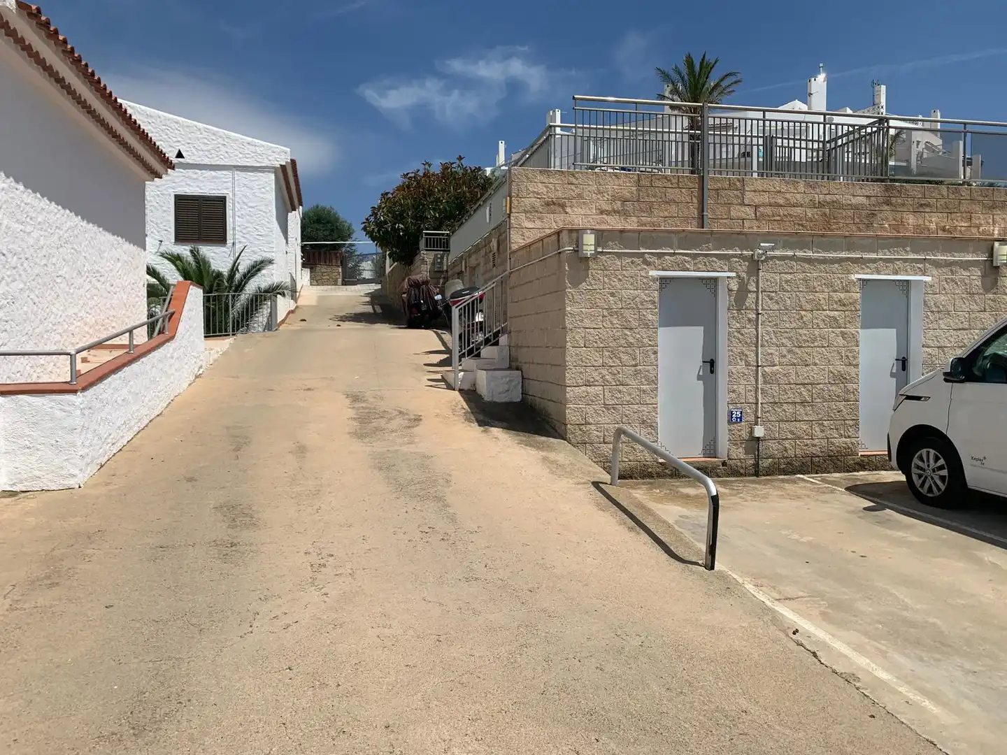 Vista exterior de Dúplex en venta en Roses con Terraza, Piscina y Horno