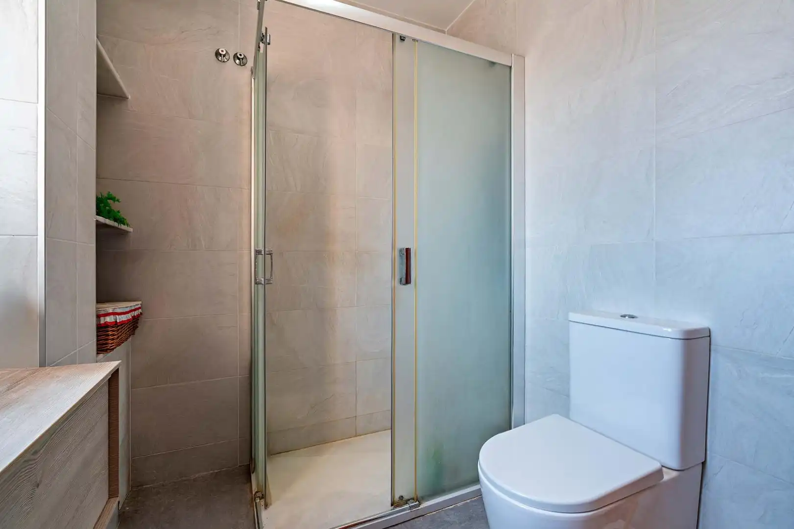 Baño de Piso en venta en El Ejido con Aire acondicionado, Terraza y Amueblado