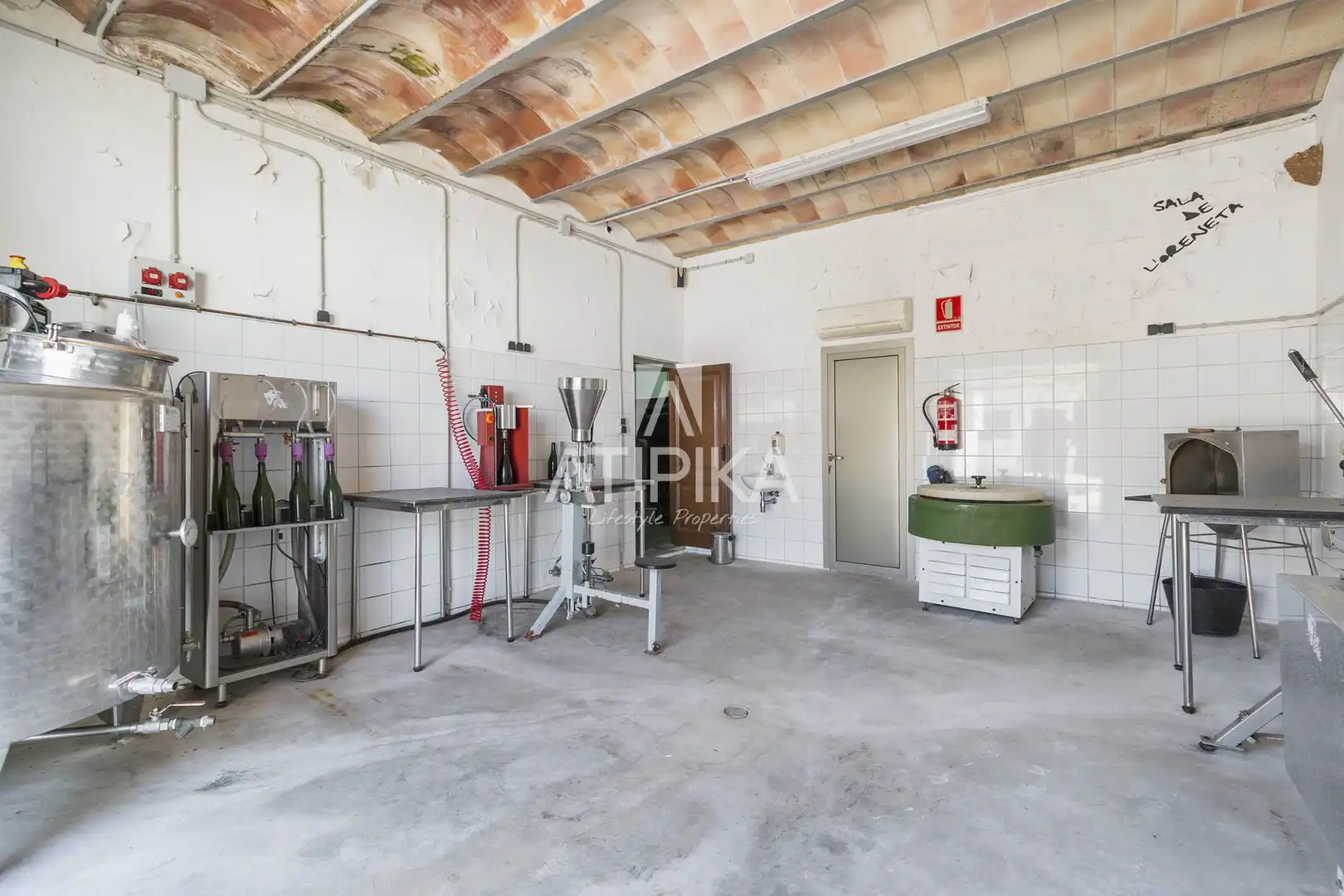 Casa rústica amb piscina en venda a Castellet i la Gornal, imagen 35