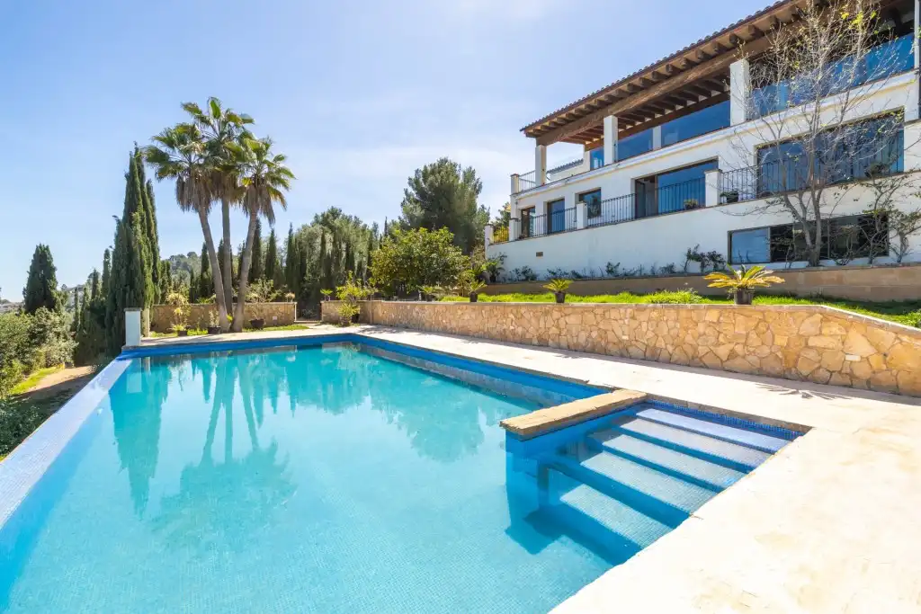 Detached house with pool for sale in Esporles