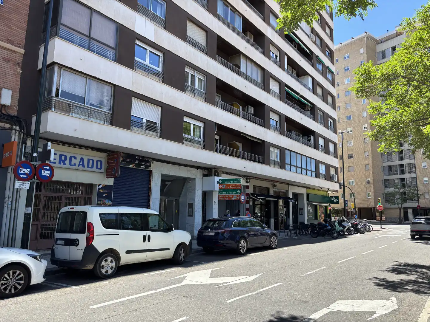 Vista exterior de Garatge en venda en Zaragoza