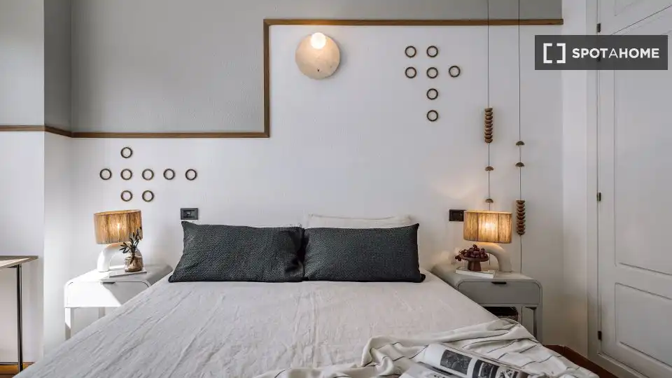 Bedroom of Flat for rent in Madrid  with Air Conditioner, Heating and Furnished