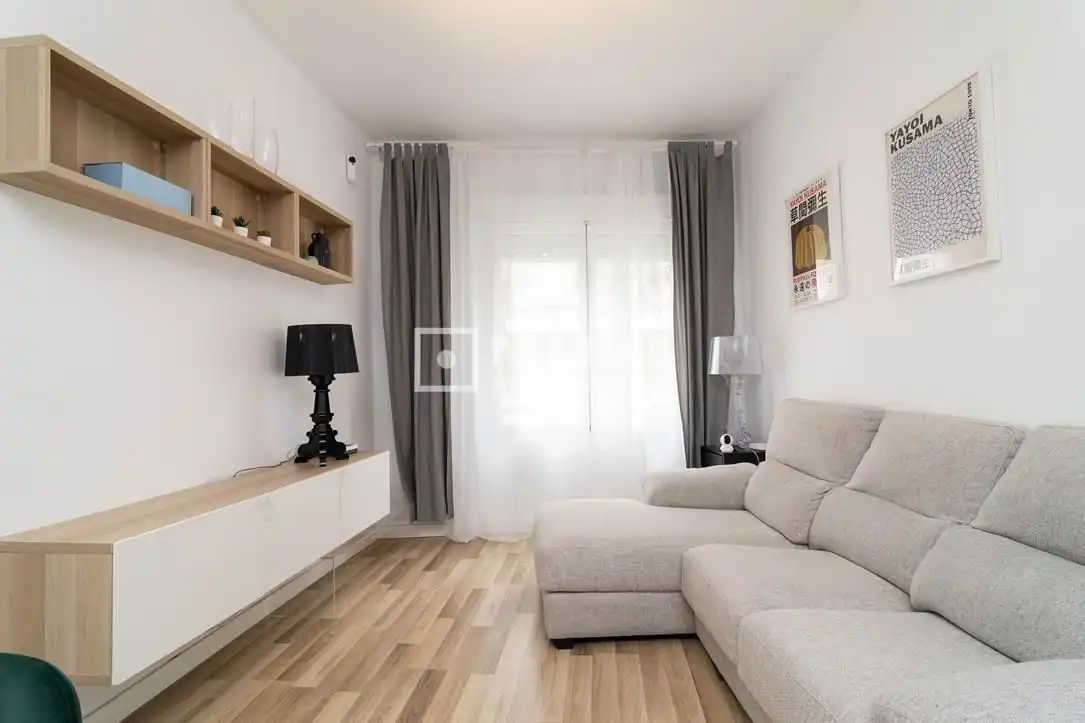 Living room of Flat for rent in Madrid  with Air Conditioner, Heating and Parquet flooring
