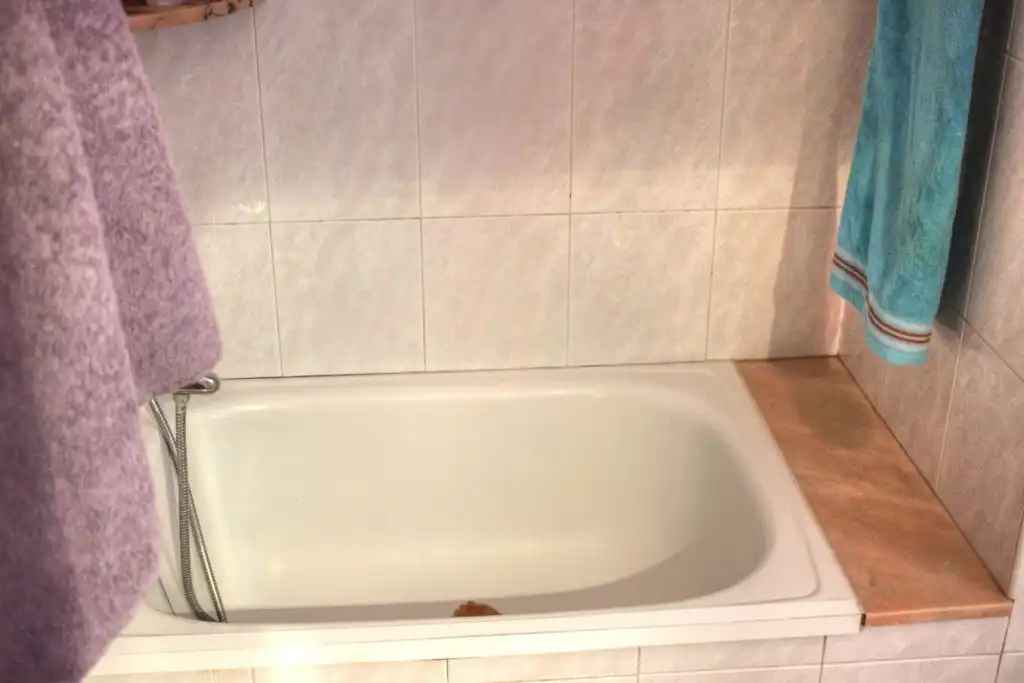 Bany de Casa adosada en venda en Casarabonela amb Aire condicionat, Jardí privat i Terrassa