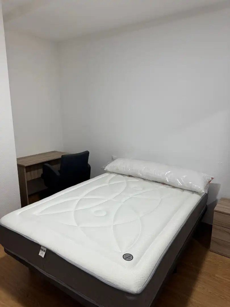 Habitación de Piso de alquiler en Salamanca con Calefacción, Parquet y Amueblado
