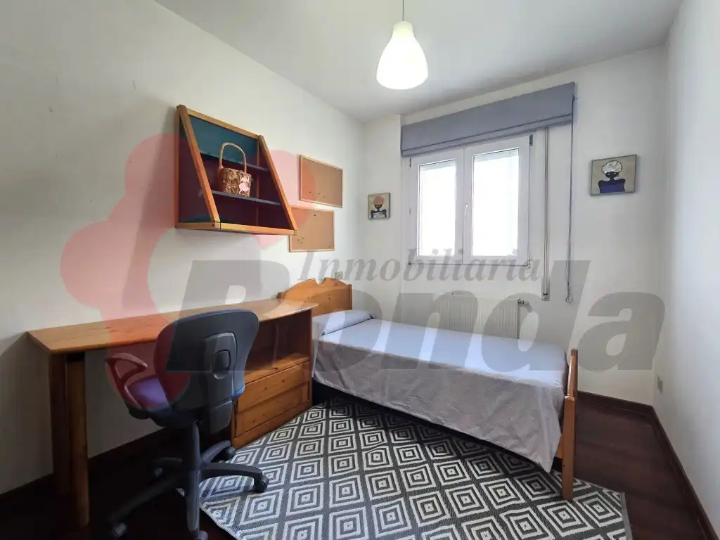 Schlafzimmer von Wohnungen zur Miete in Lugo
