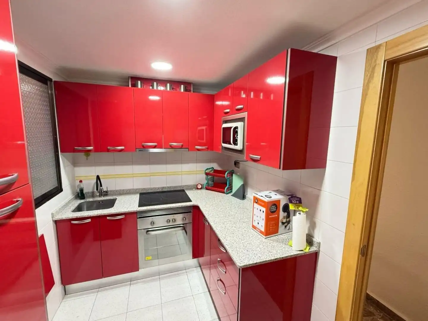 Cocina de Apartamento de alquiler en Torrevieja con Aire acondicionado, Terraza y Amueblado