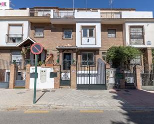 Exterior view of Single-family semi-detached for sale in  Granada Capital  with Terrace