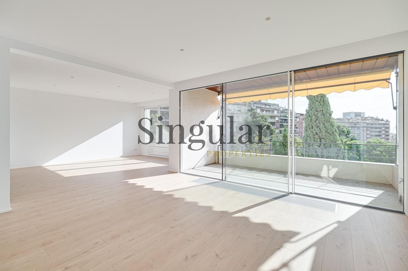 Sala de estar de Piso en venta en  Barcelona Capital con Aire acondicionado, Calefacción y Parquet