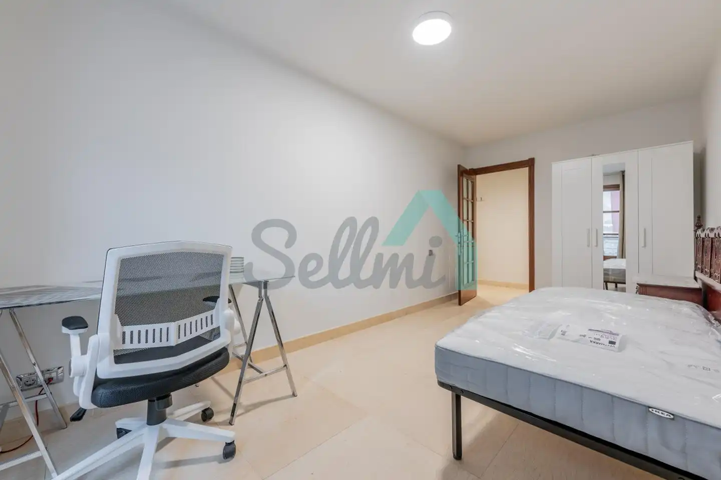 Schlafzimmer von Wohnung zur untervermieten in Oviedo  mit Heizung, Parkett und Möbliert