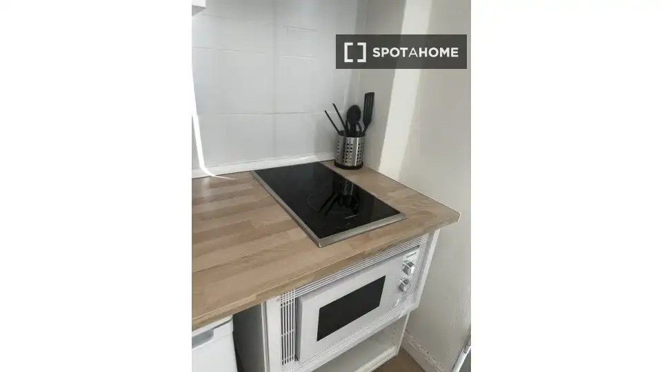 Kitchen of Flat for rent in Oliva  with Air Conditioner, Heating and Furnished