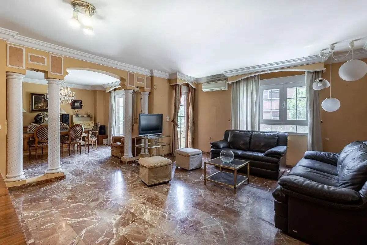 Flat with terrace for sale in Beiro, imagen 3