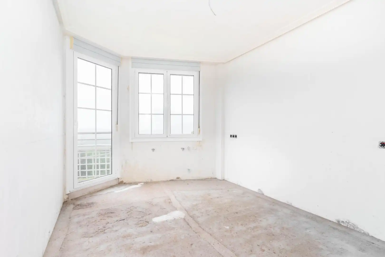 Dormitori de Casa o xalet en venda en Oviedo  amb Jardí privat, Terrassa i Balcó