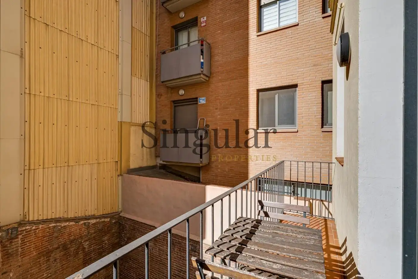 Balcony of Flat for sale in Barcelona  with Air Conditioner and Heating