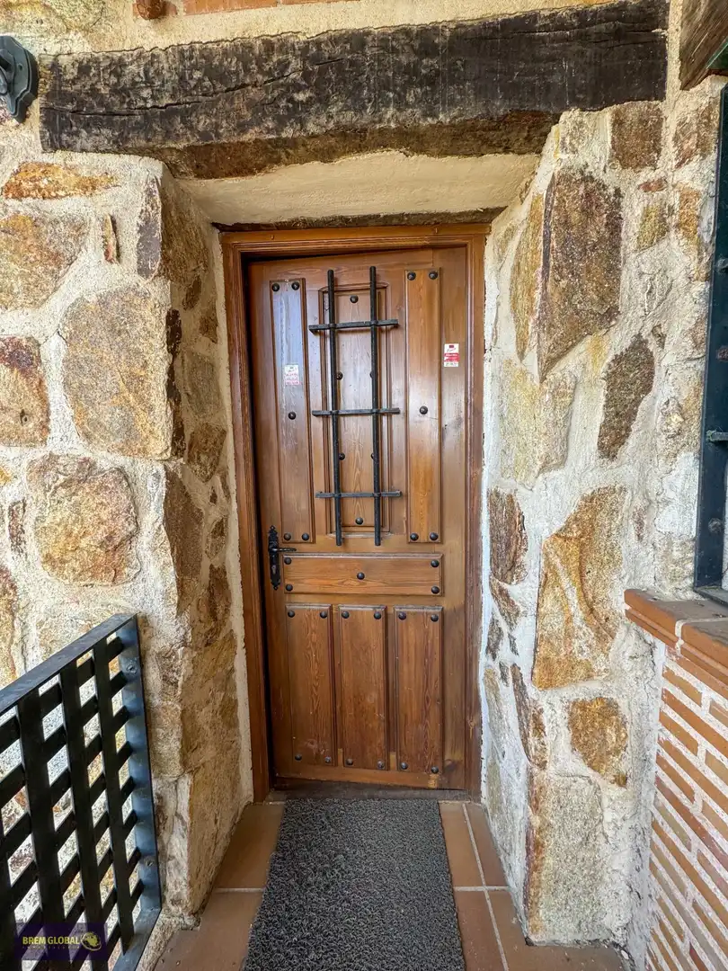 Houses for sale in Navalafuente  with Heating, Private garden and Storage room