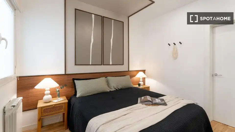 Bedroom of Flat for rent in Madrid  with Air Conditioner, Heating and Furnished