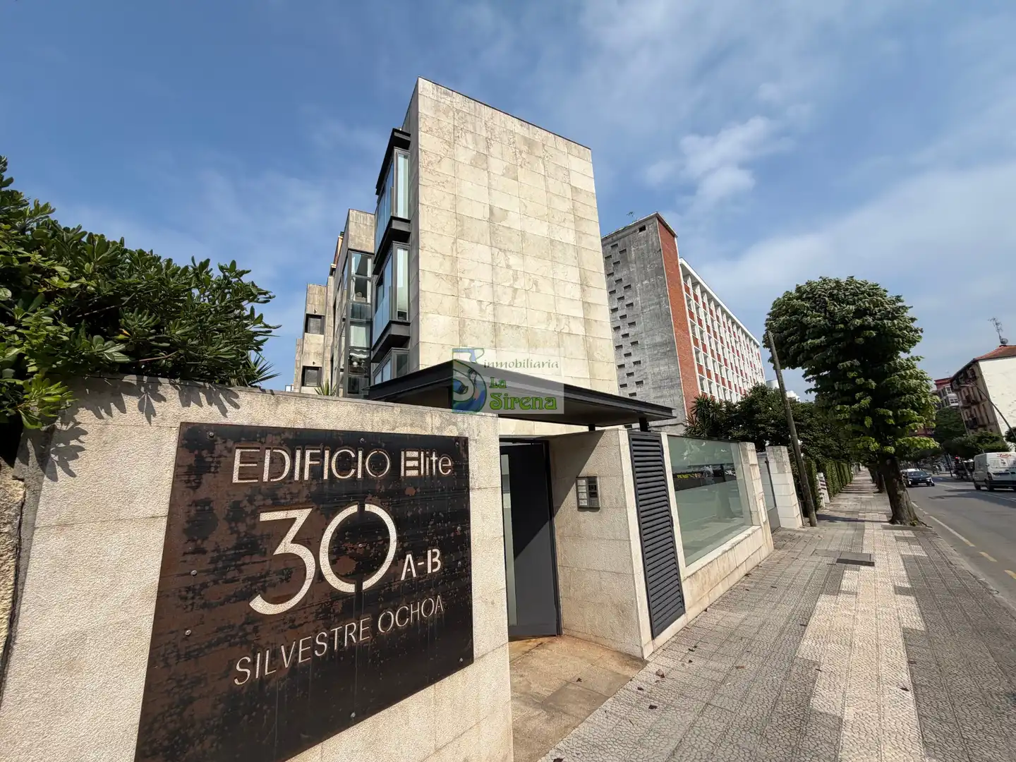 Vista exterior de Piso en venta en Castro-Urdiales con Calefacción, Terraza y Piscina