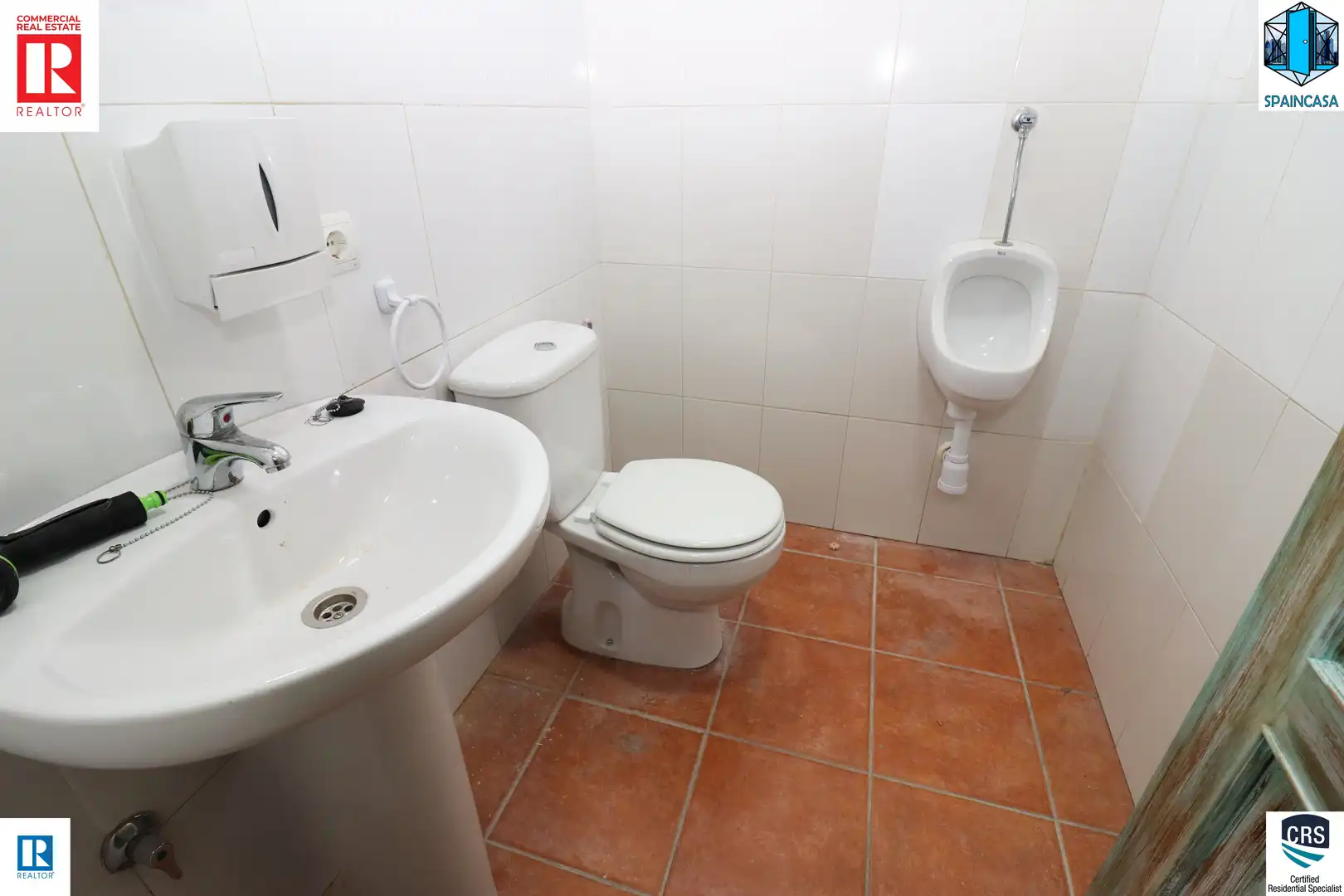 Badezimmer von Geschaftsraum zum Verkauf in Aljaraque mit Klimaanlage und Heizung