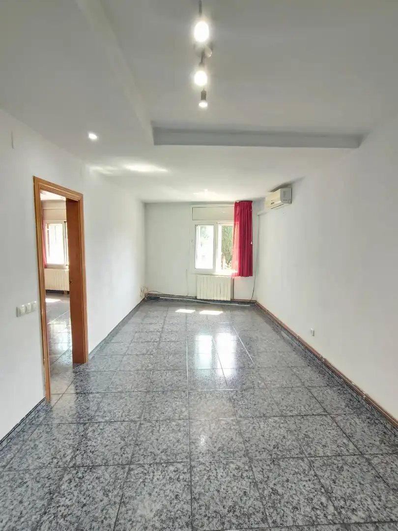 Sala de estar de Piso en venta en Santa Coloma de Gramenet con Aire acondicionado y Calefacción