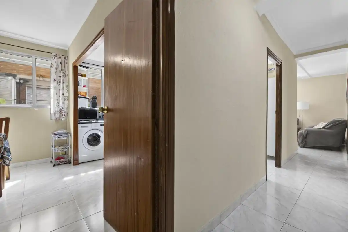 Wohnung zum Verkauf in San Juan de Aznalfarache mit Klimaanlage, Heizung und Terrasse