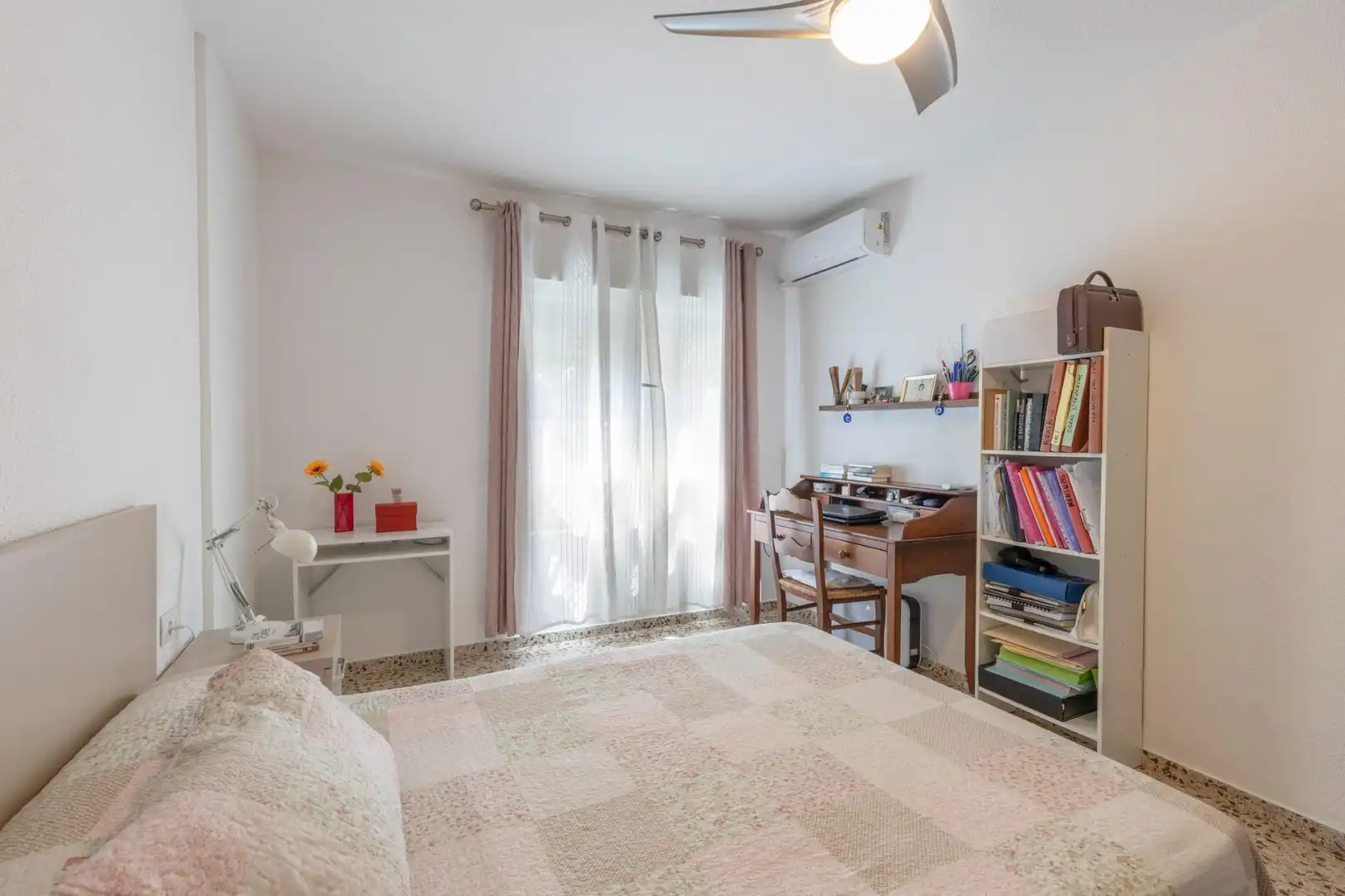 Habitación de Piso en venta en Maracena con Balcón