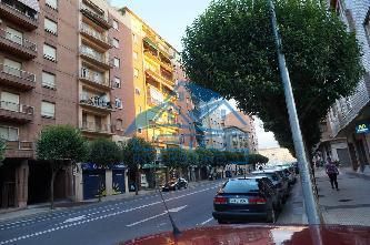 Vista exterior de Piso en venta en  Logroño