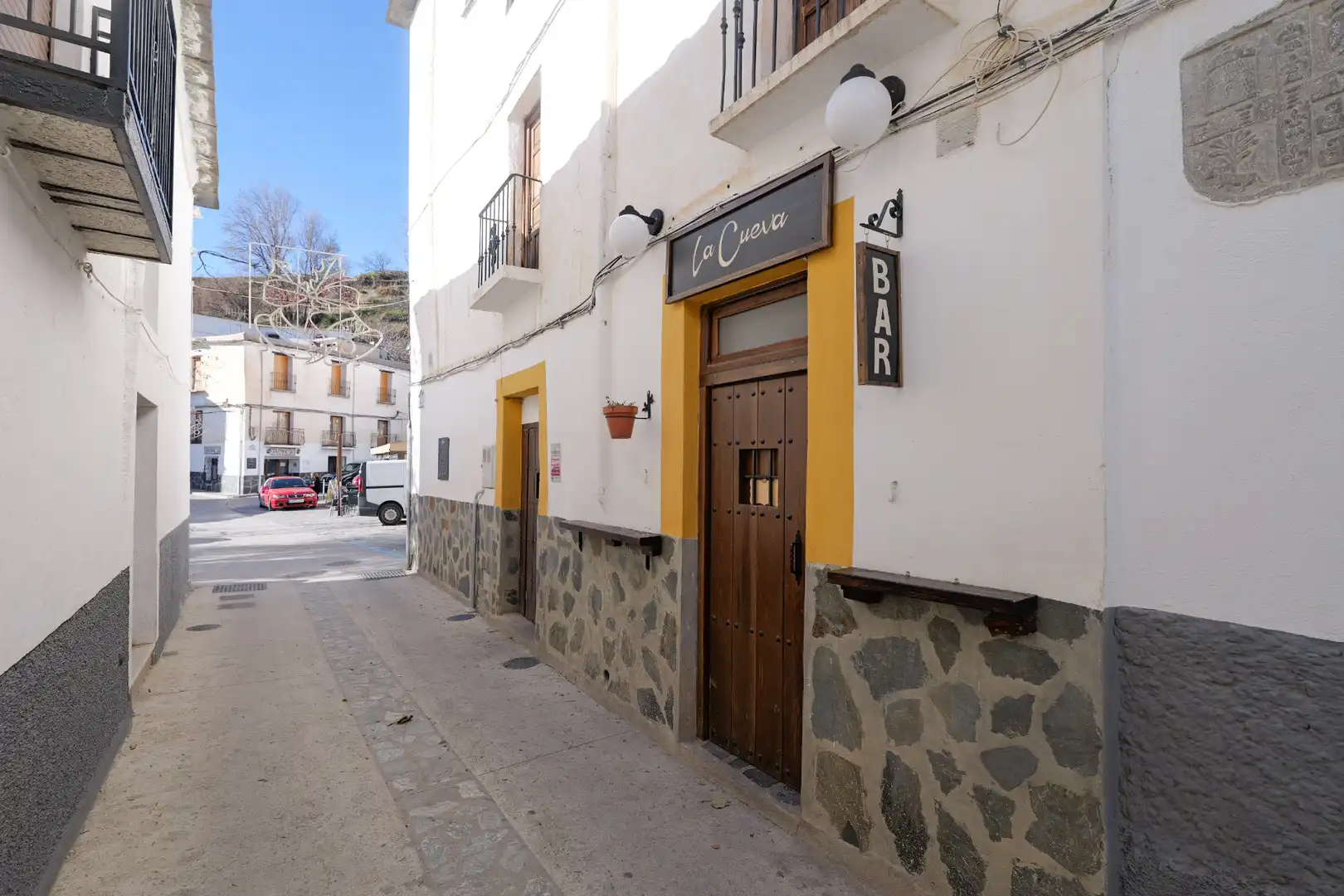 Exterior view of Commercial properties for sale in Bérchules  with Terrace and Furnished