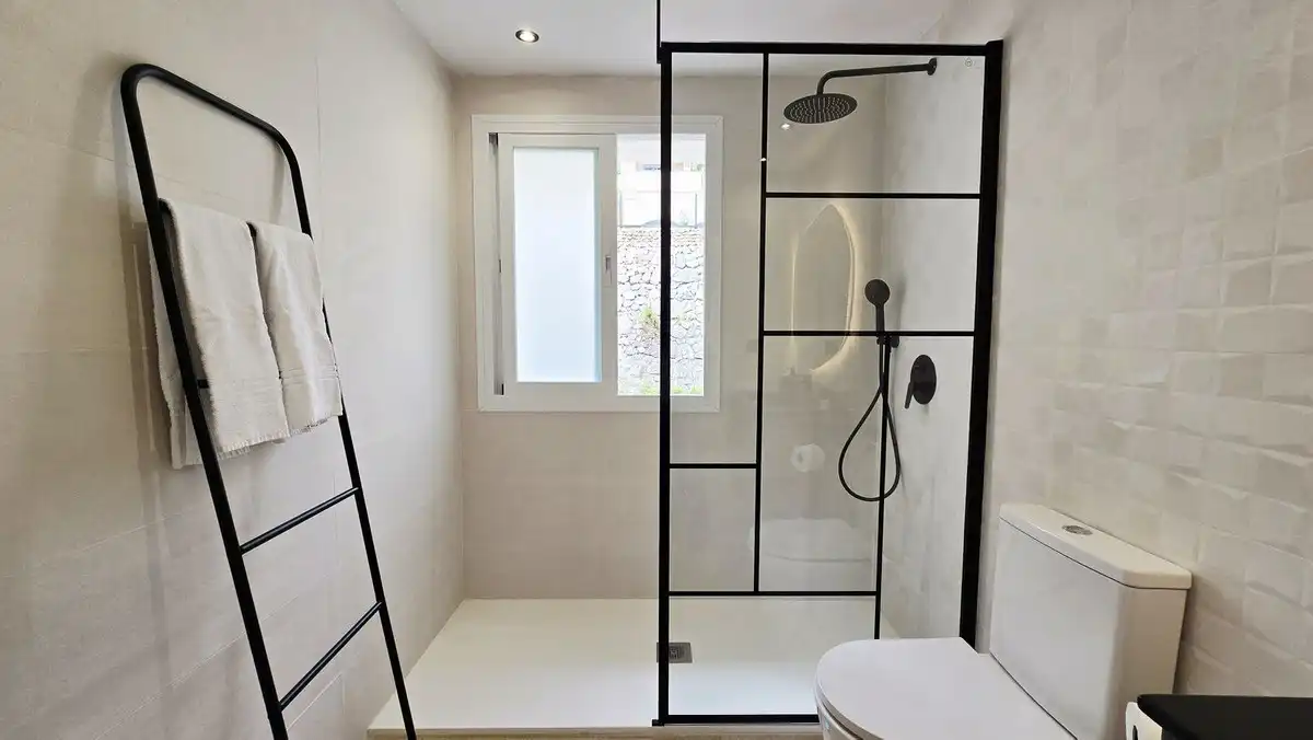 Bany de Apartament en venda en Benahavís amb Aire condicionat, Terrassa i Piscina comunitària
