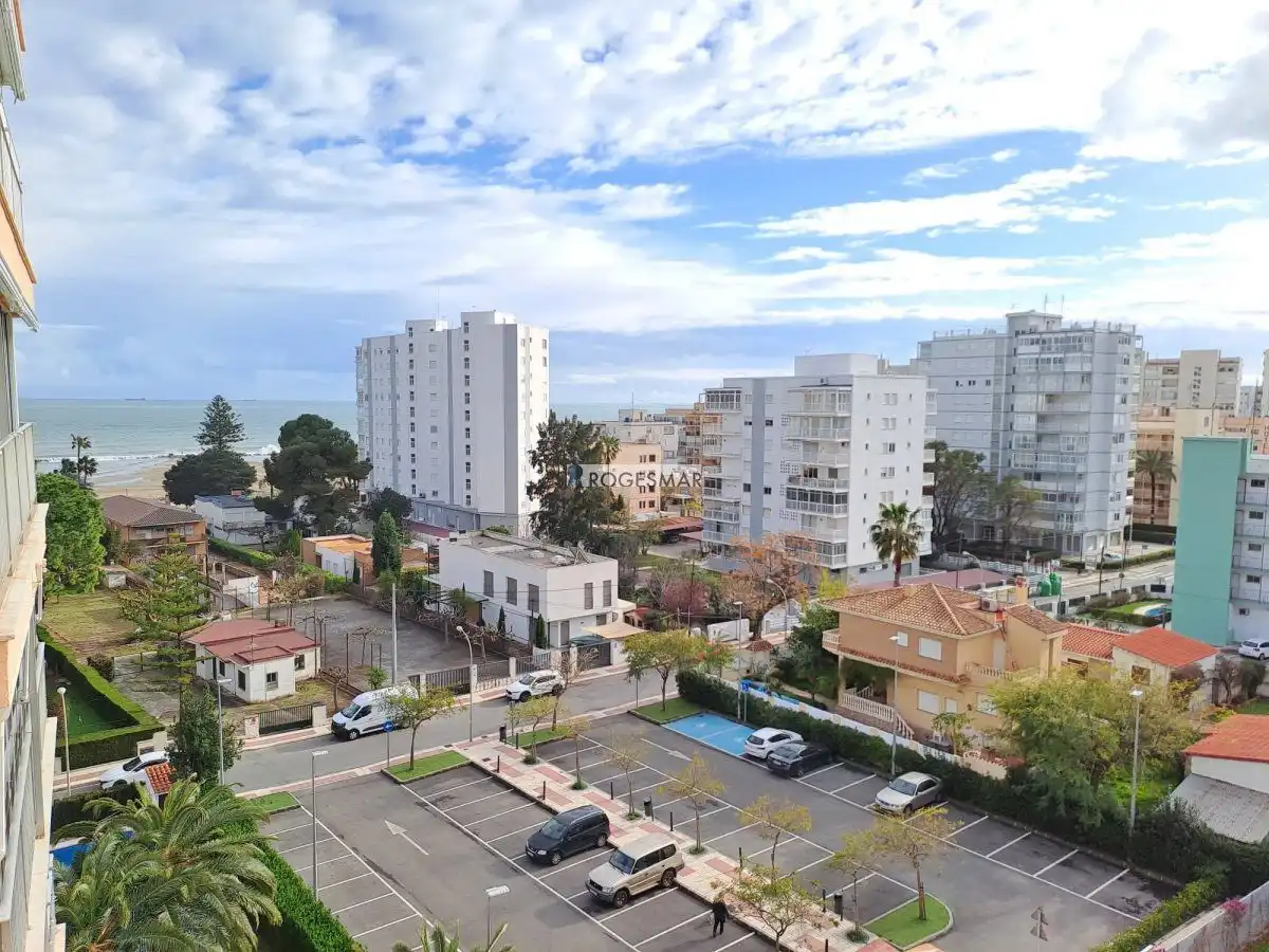 Außenansicht von Wohnungen zum Verkauf in Benicasim / Benicàssim mit Terrasse, Abstellraum und Gemeinschaftspool