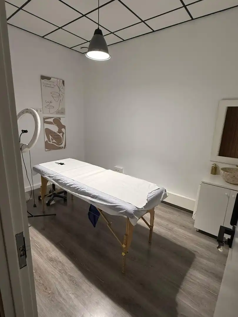 Schlafzimmer von Büro zur Miete in Campanar