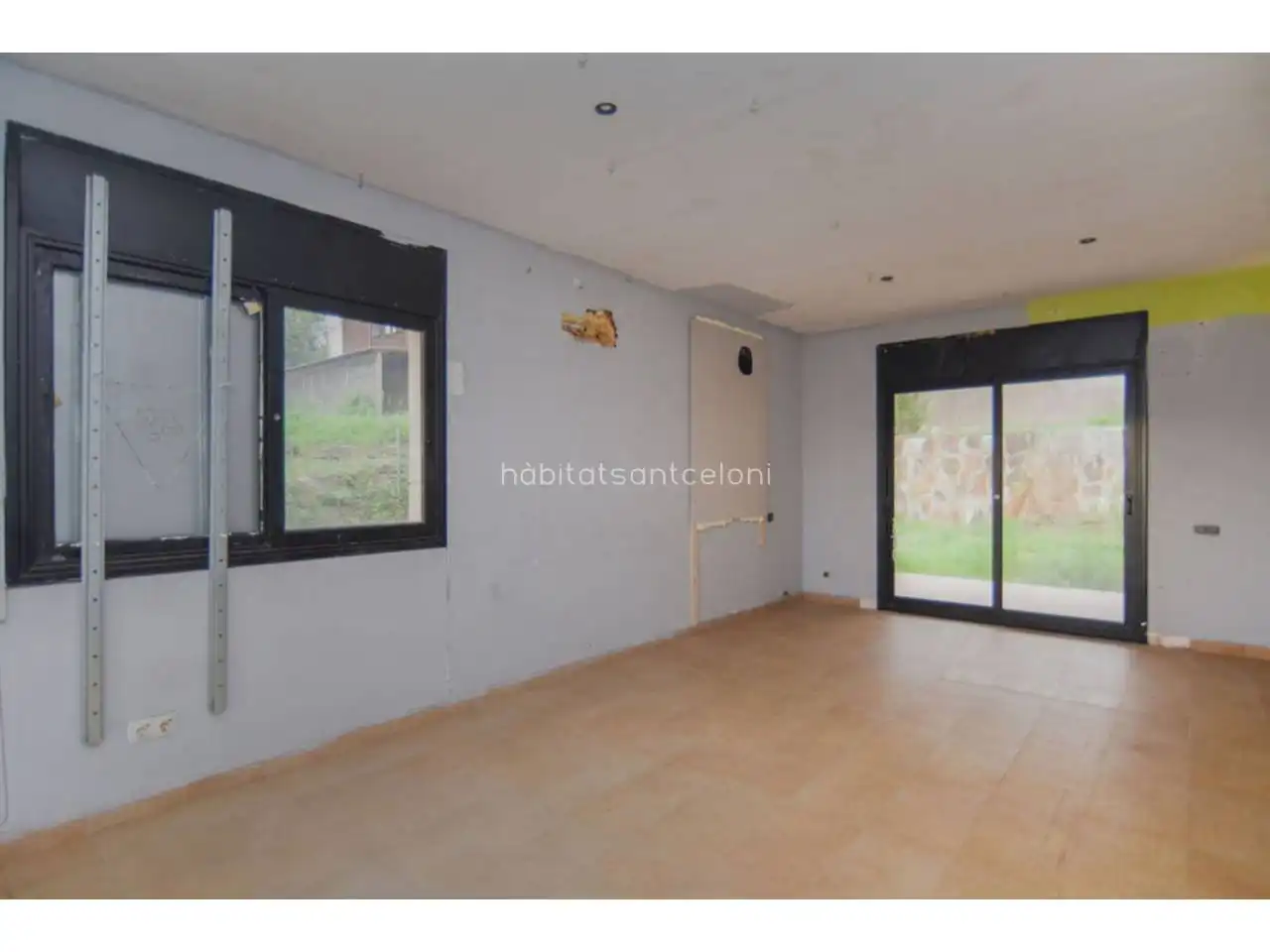 Casa con jardín en venta en Calle Baix Ebre 26, imagen 9