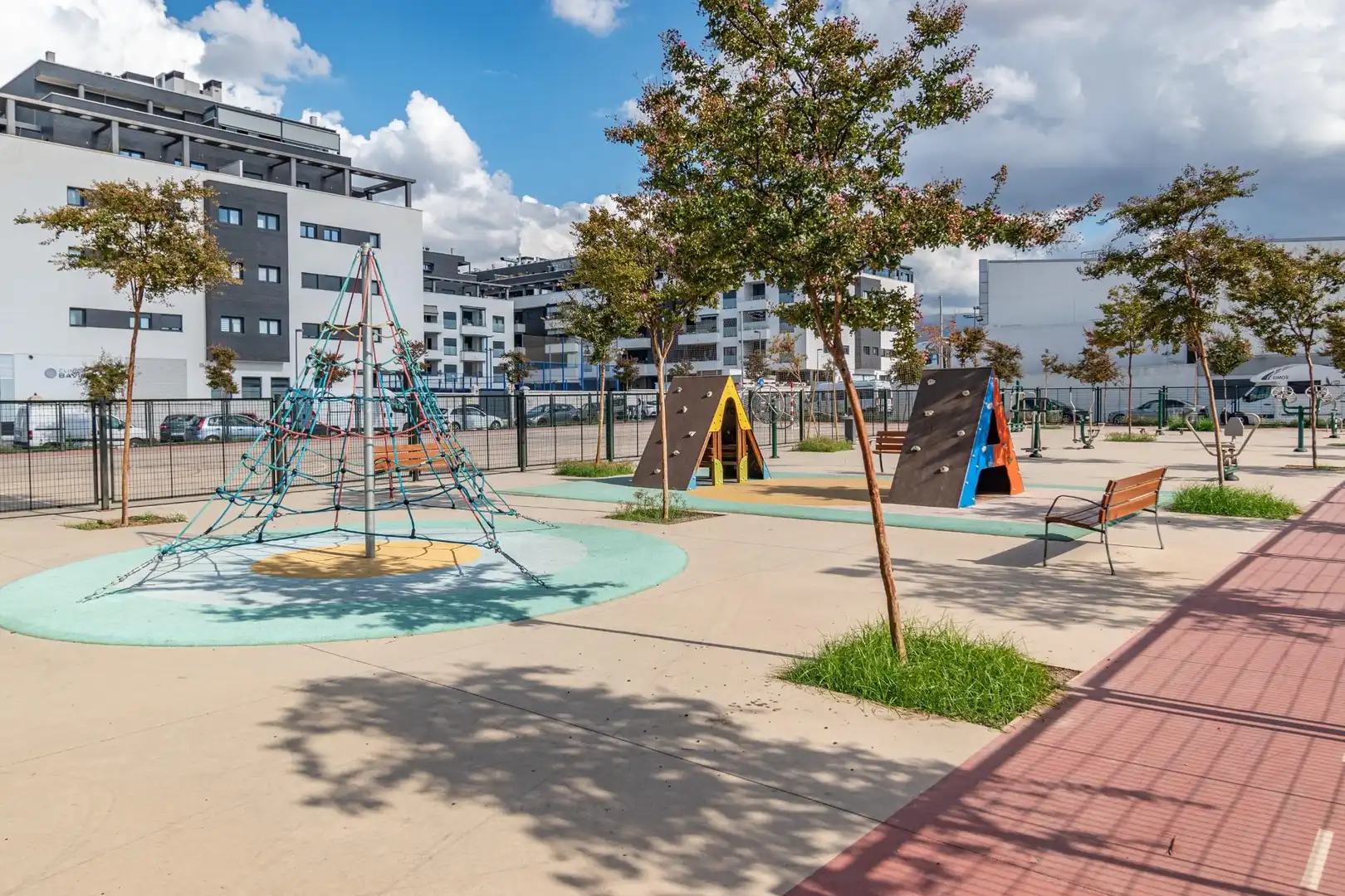 Vista exterior de Pis en venda en Armilla amb Calefacció, Terrassa i Traster