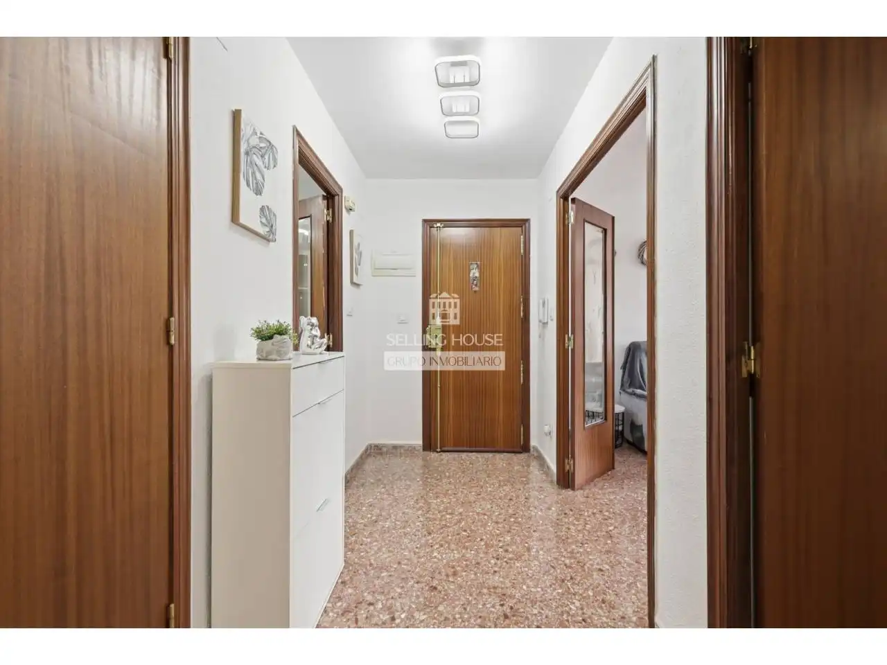 Flat for sale in Xirivella  with Air Conditioner, Storage room and Balcony