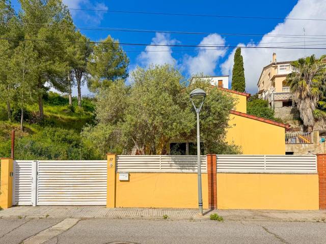 Casa-chalet en Venta en Avenida TORRENT DEL en La Pobla de Montornès