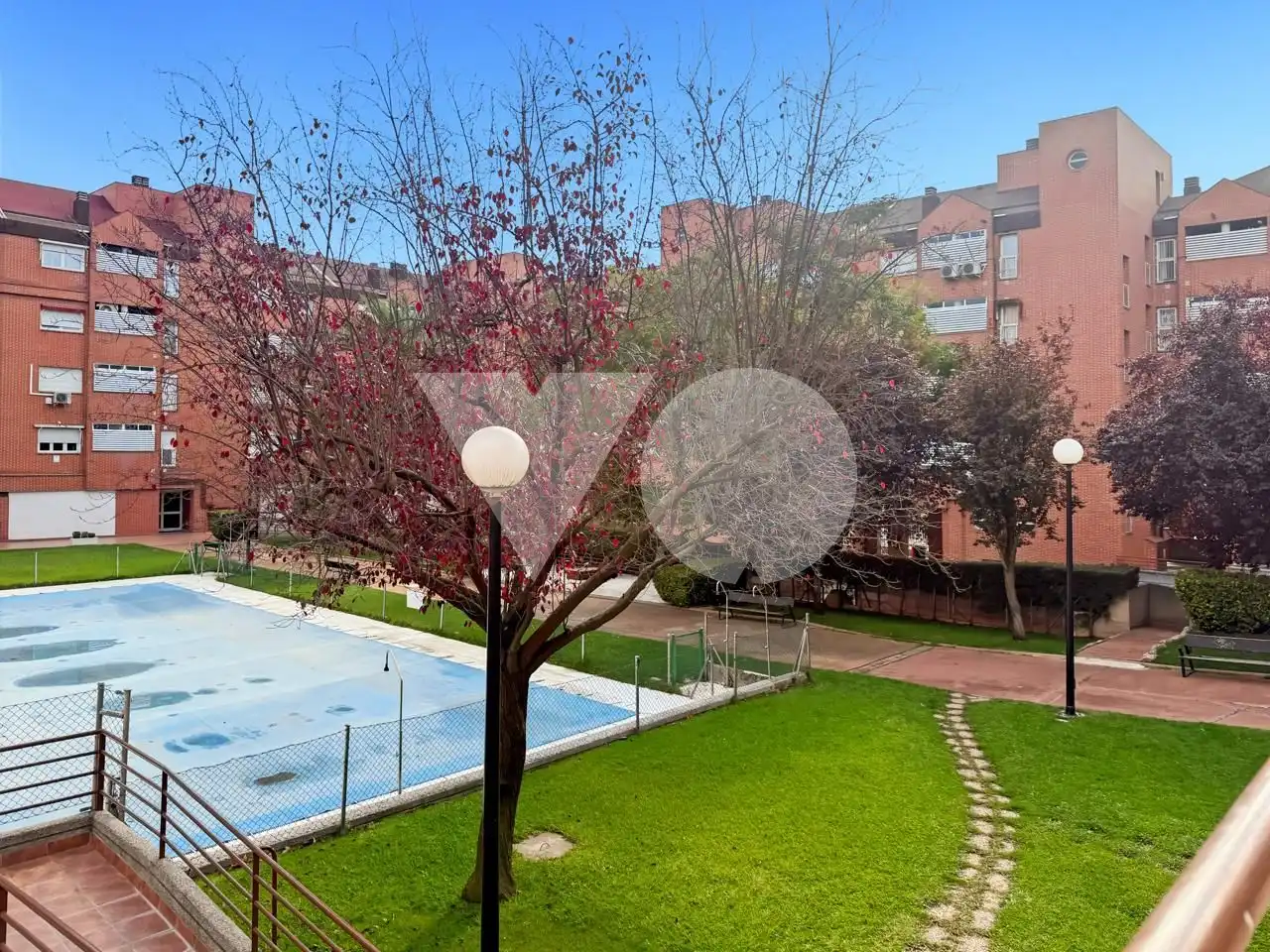 Piscina de Piso en venta en Madrid con Aire acondicionado, Calefacción y Jardín privado