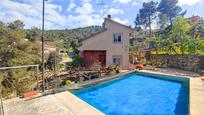 Piscina de Casa o xalet en venda en Olesa de Bonesvalls amb Terrassa i Piscina