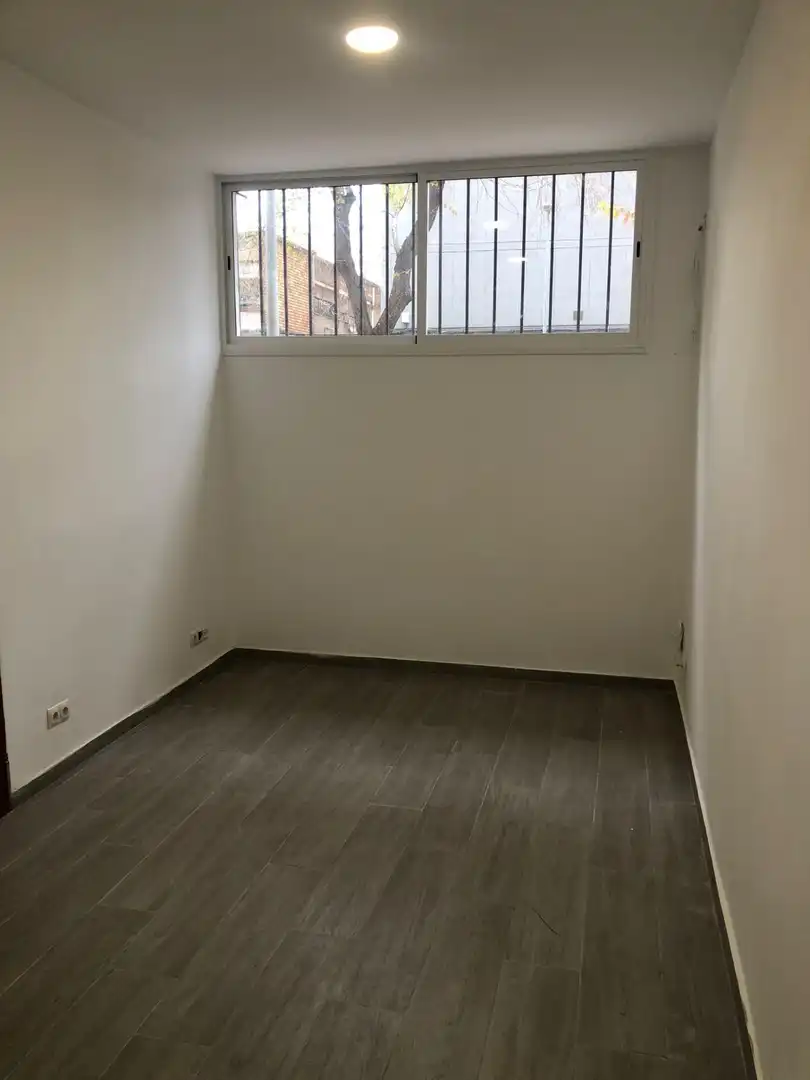 Habitación de Planta baja en venta en Barcelona
