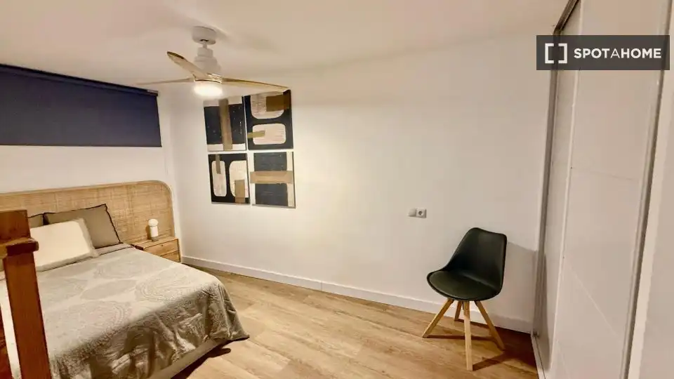 Habitación de Piso de alquiler en Madrid con Aire acondicionado, Calefacción y Amueblado