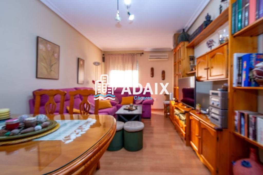 Habitación de Piso en venta en Cáceres Capital con Trastero