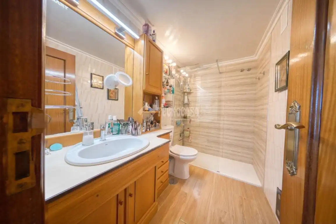 Baño de Piso en venta en Valladolid con Calefacción y Parquet