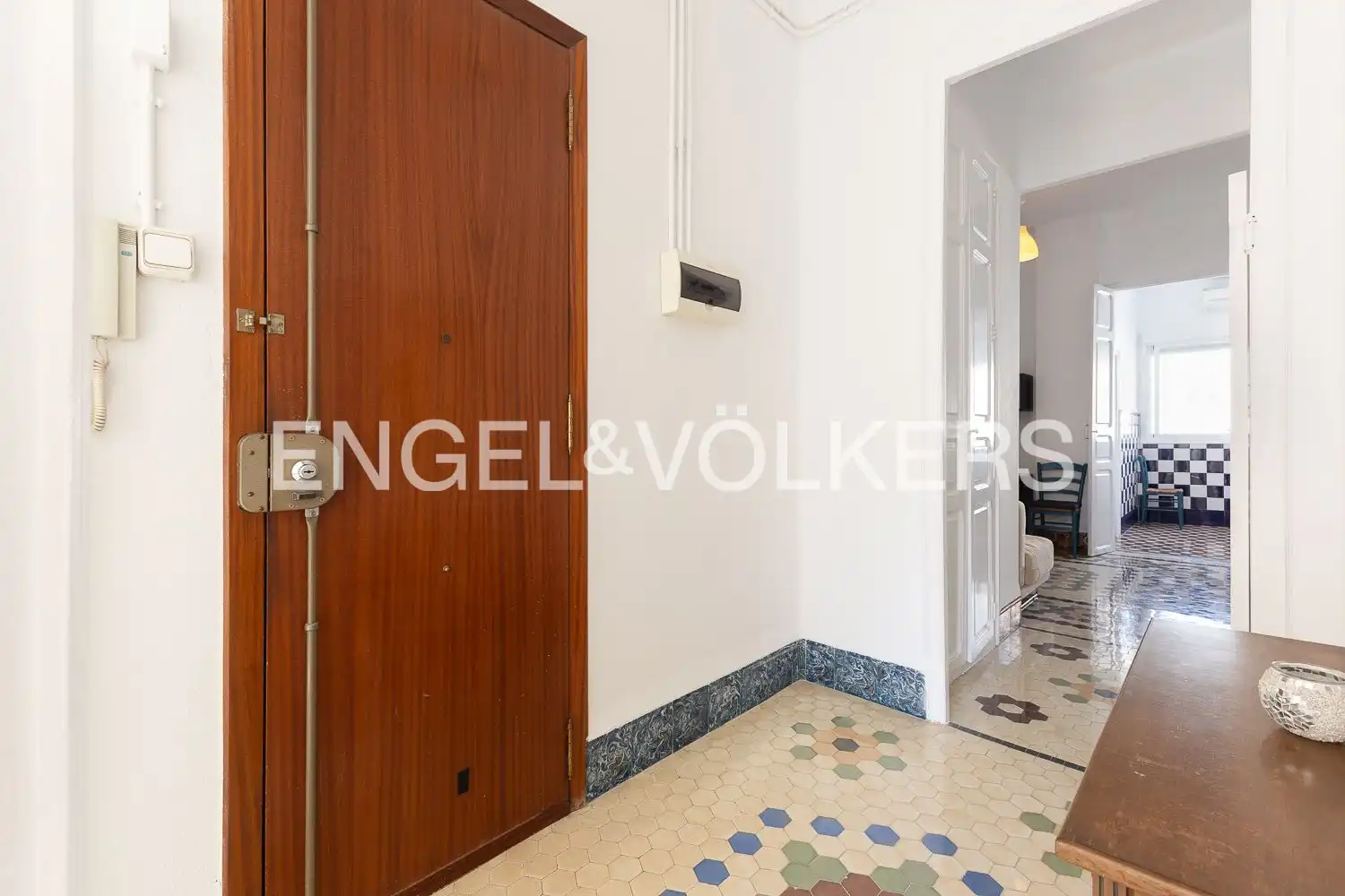 Flat for rent in Valencia  with Air Conditioner, Heating and Balcony